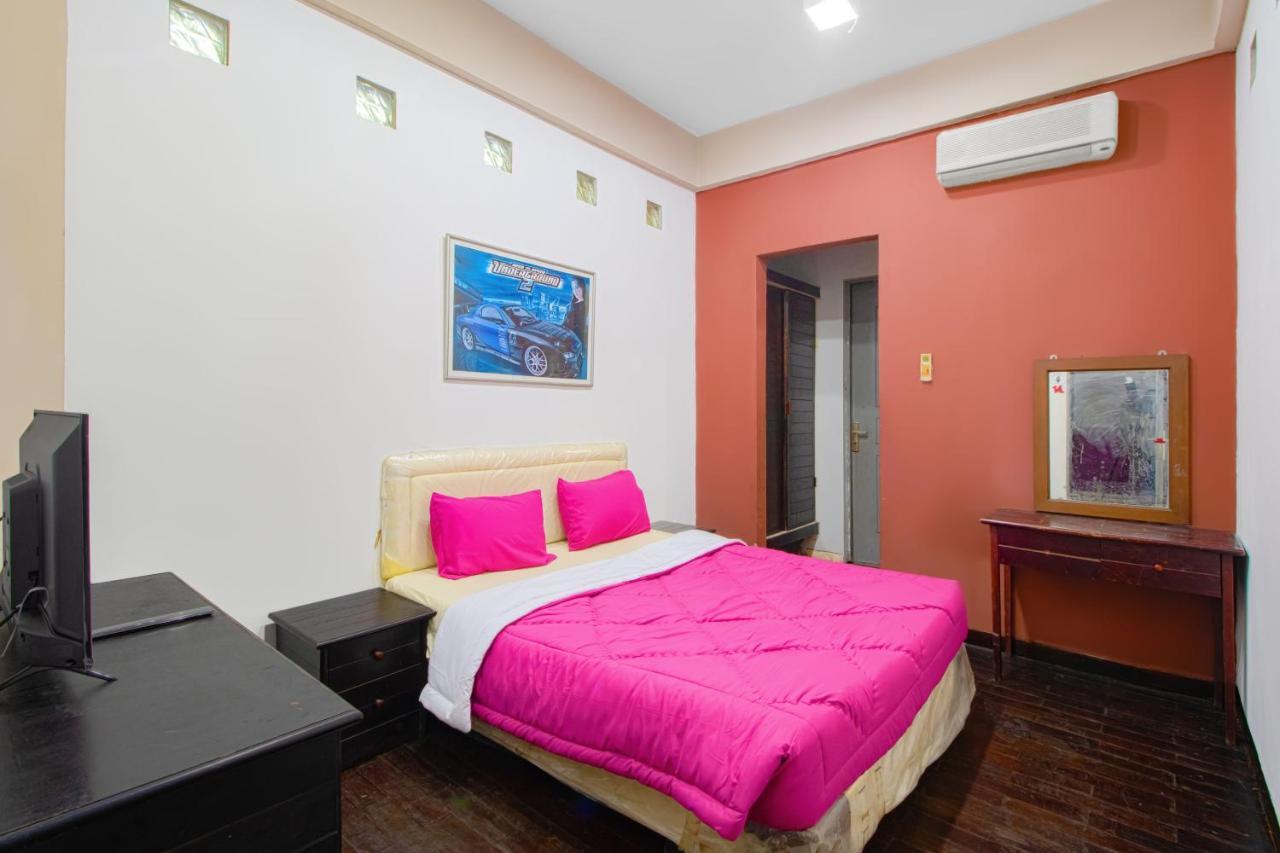 Hotel Tobana House Bintaro à Jakarta Extérieur photo