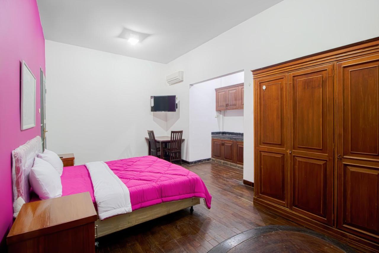 Hotel Tobana House Bintaro à Jakarta Extérieur photo