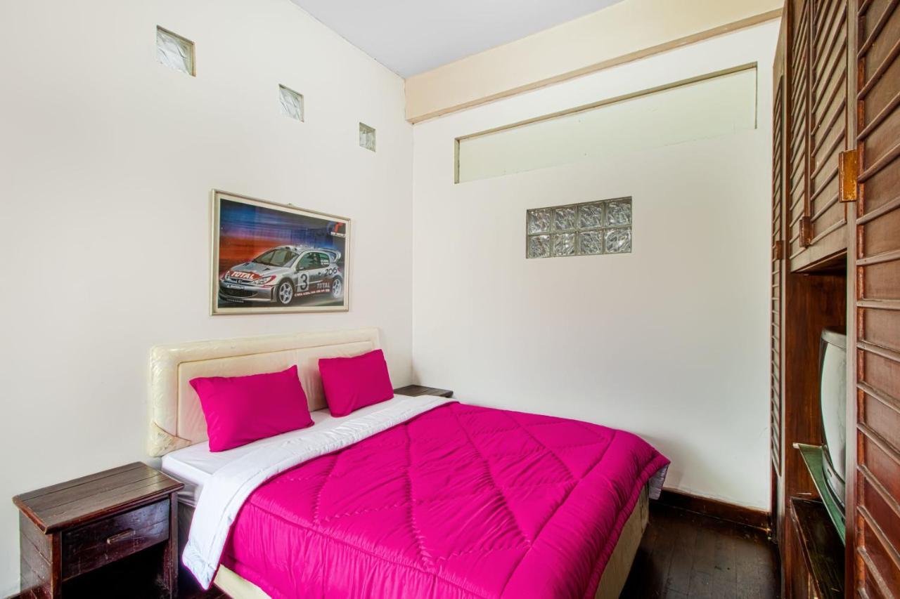 Hotel Tobana House Bintaro à Jakarta Extérieur photo